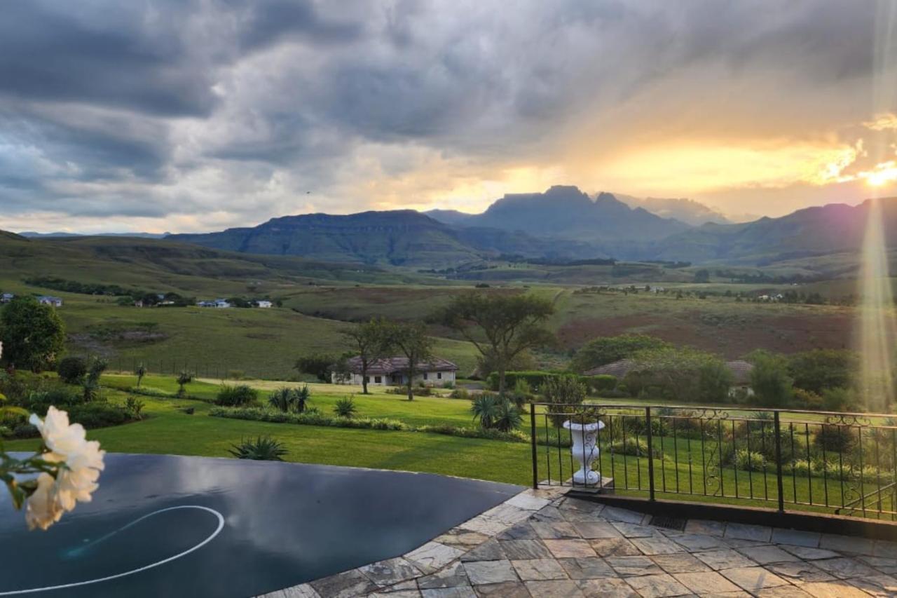 Inkungu Lodge Champagne Valley Exteriér fotografie