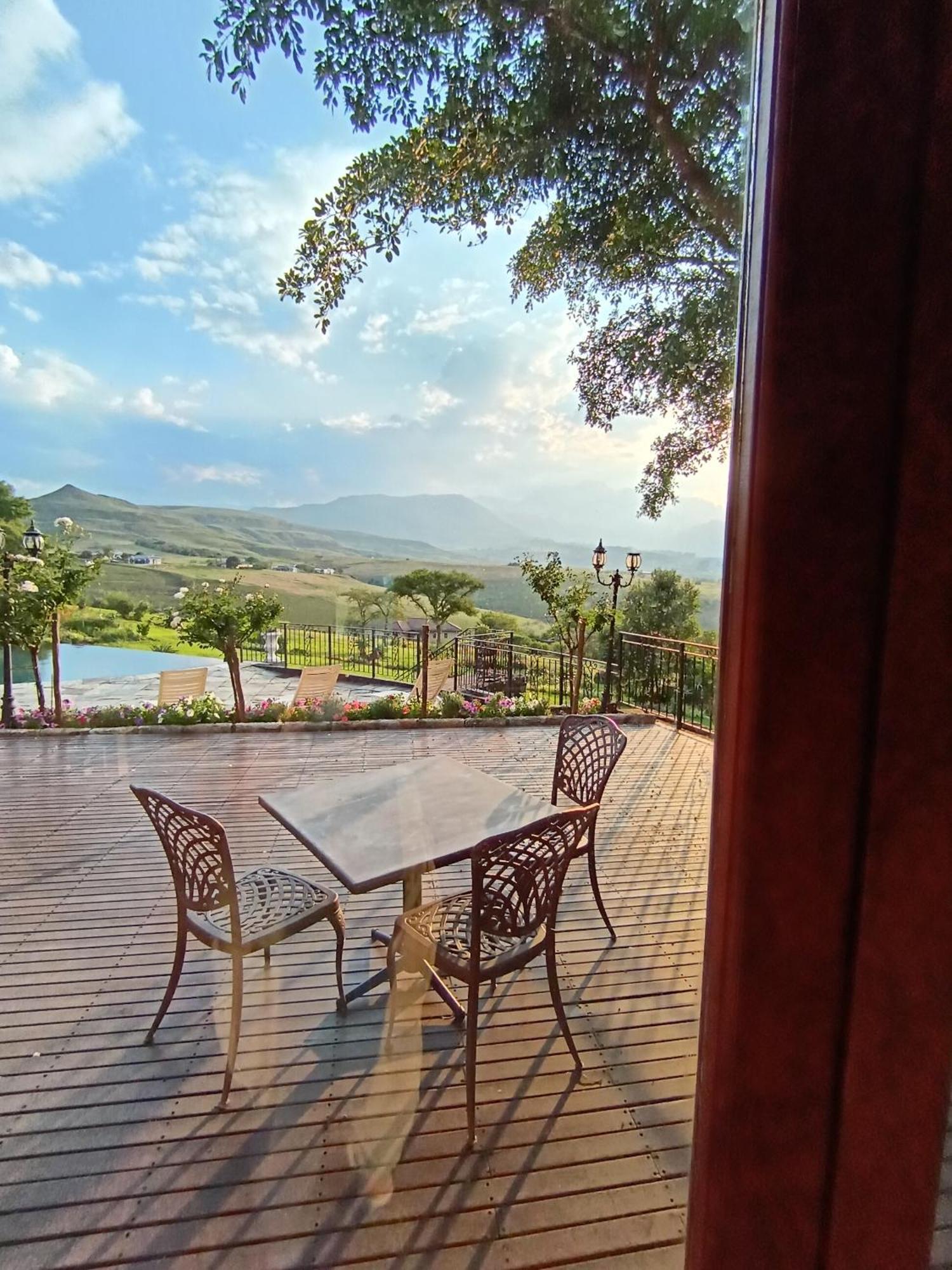 Inkungu Lodge Champagne Valley Exteriér fotografie