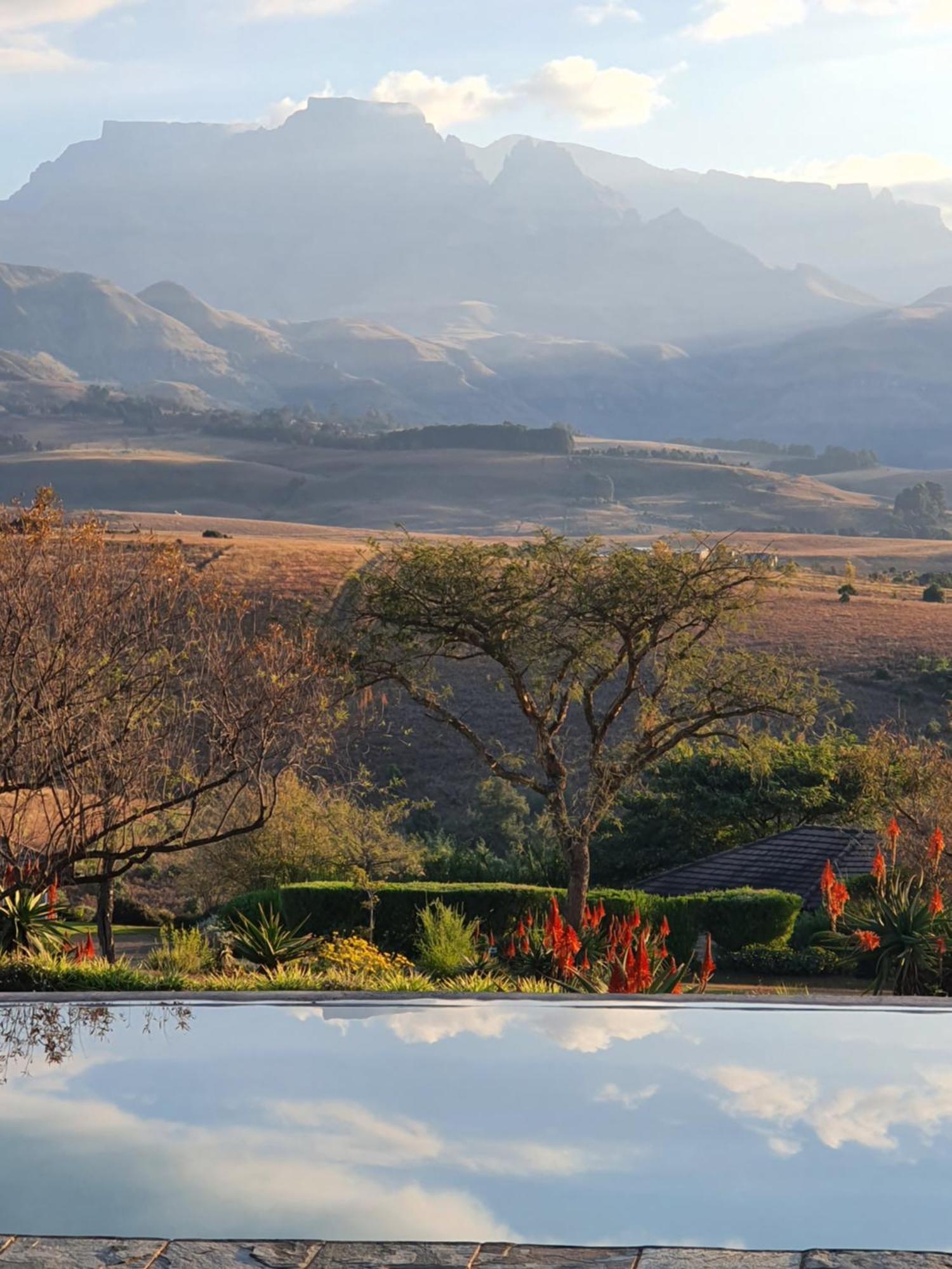 Inkungu Lodge Champagne Valley Exteriér fotografie